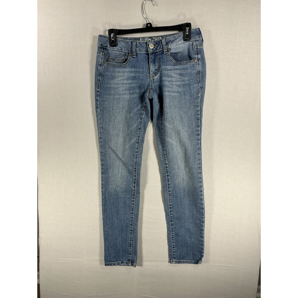 SO Women's‎ Jeans Size 5 Regular Skinny Medium Wash Low Rise